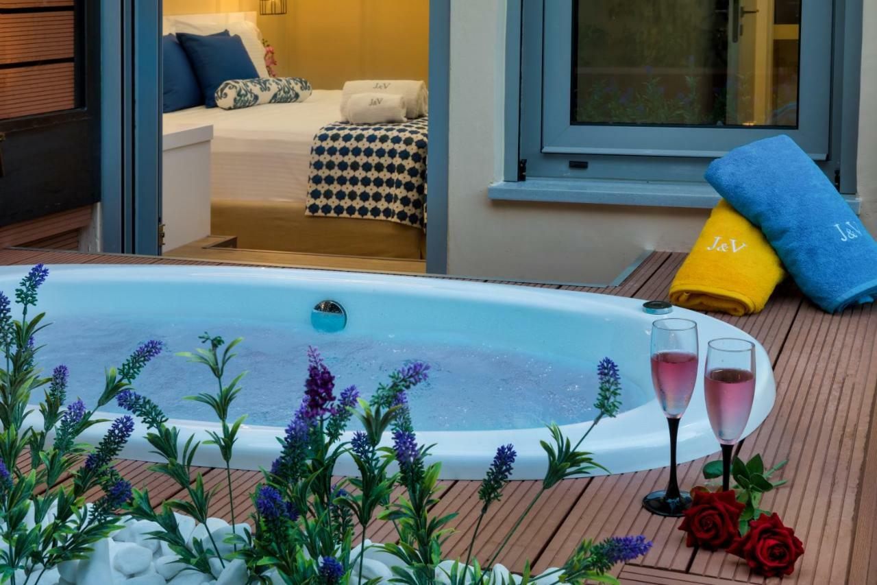 J&V Luxury Suites خانيا المظهر الخارجي الصورة